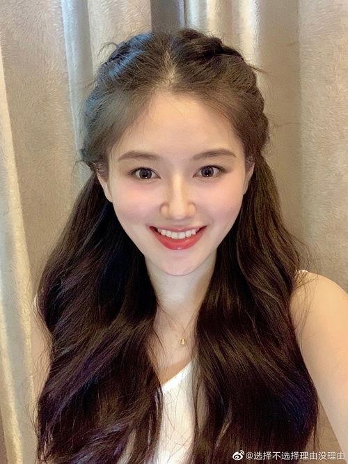 吃瓜网红句,网红吃瓜界的风云变幻  第1张 吃瓜网红句,网红吃瓜界的风云变幻  第1张