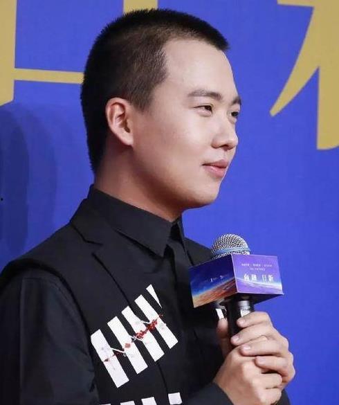 娱乐圈爆料张某某是谁,张某某身份揭秘,真相令人震惊!  第3张 娱乐圈爆料张某某是谁,张某某身份揭秘,真相令人震惊!  第3张